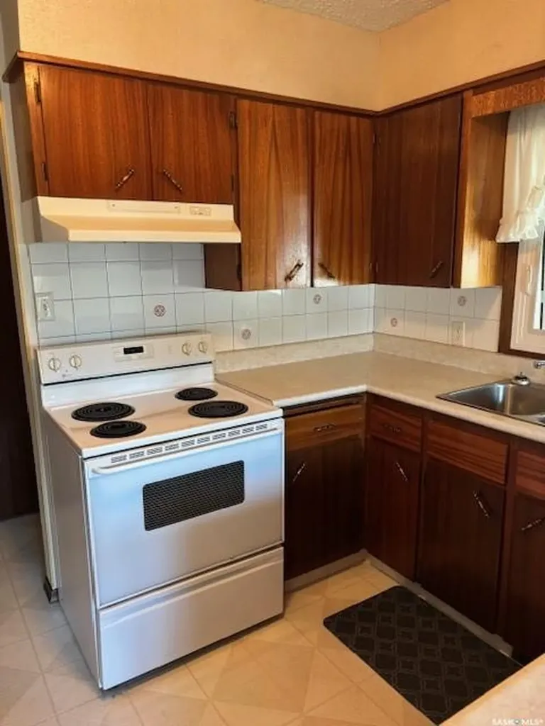 210 Alexander Avenue Canora SK S0A 0L0