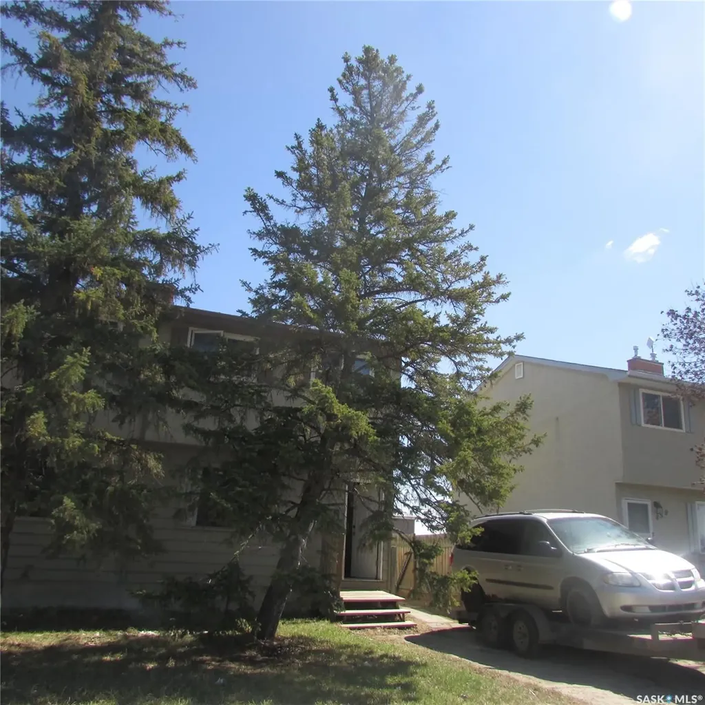 455 Mcintosh Street Regina SK S4R 4Z7