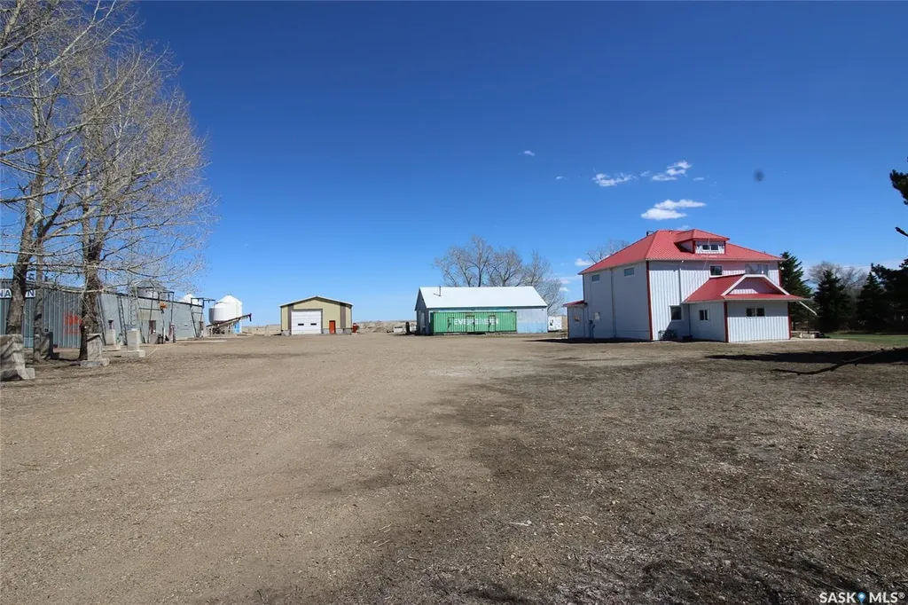 8241 Range Road Shaunavon SK S0N 2M0