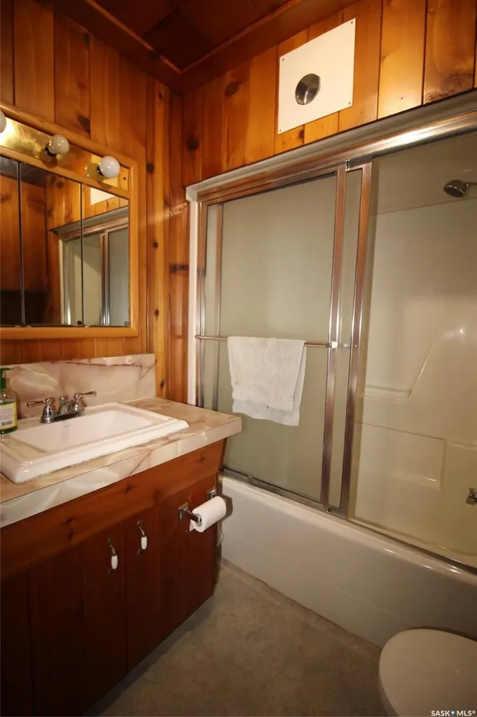 8241 Range Road Shaunavon SK S0N 2M0