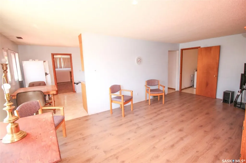 8241 Range Road Shaunavon SK S0N 2M0