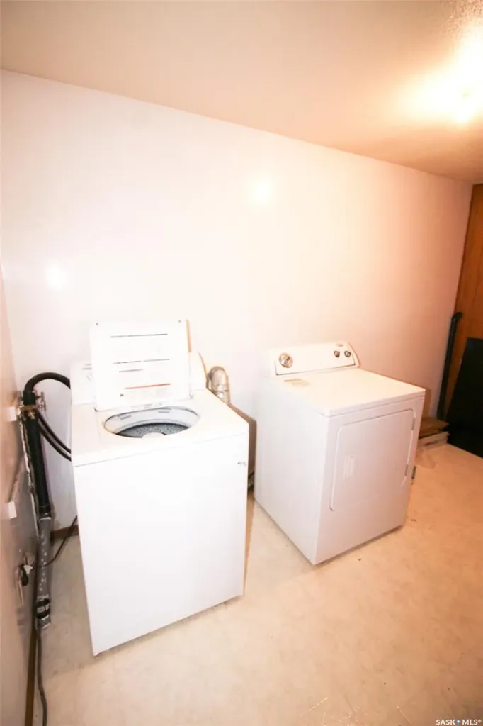 8241 Range Road Shaunavon SK S0N 2M0