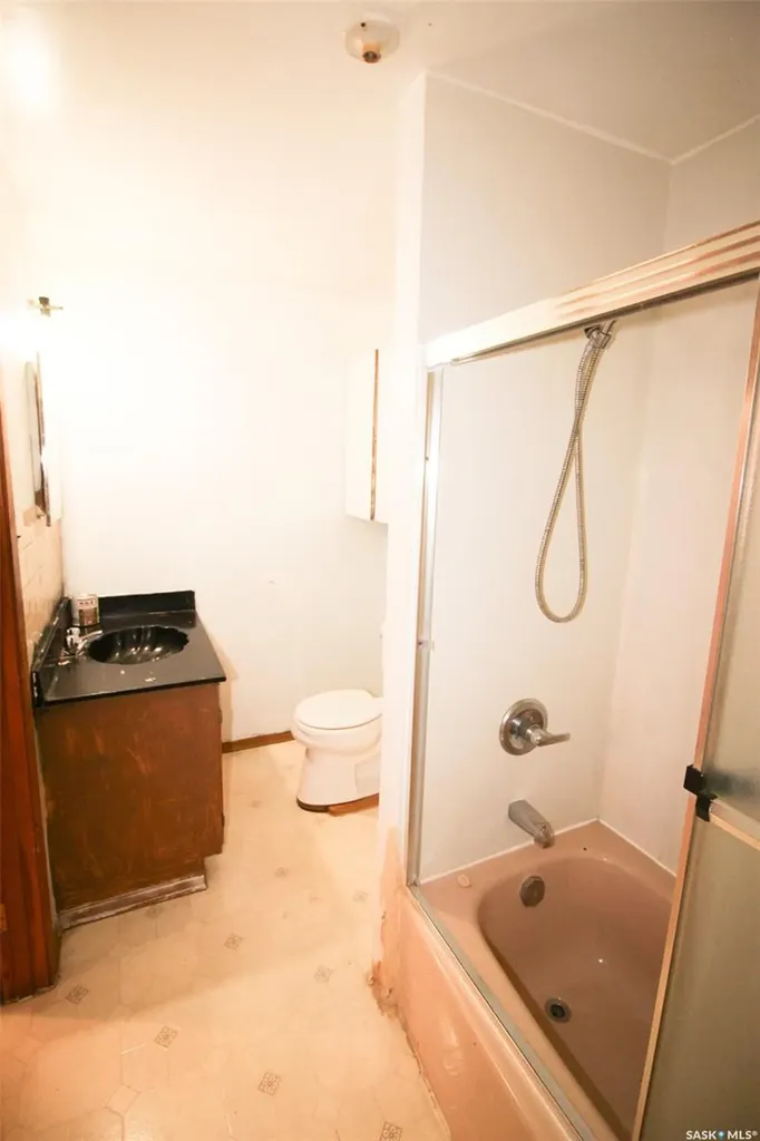8241 Range Road Shaunavon SK S0N 2M0