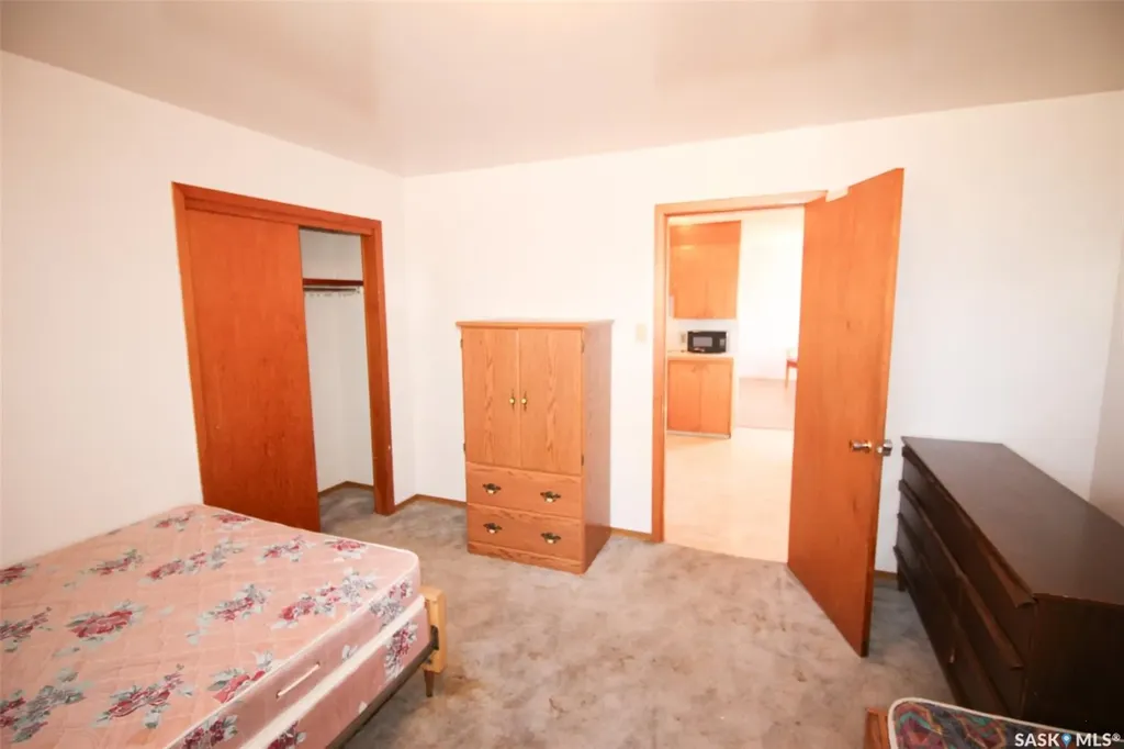 8241 Range Road Shaunavon SK S0N 2M0