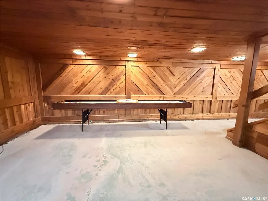 8241 Range Road Shaunavon SK S0N 2M0