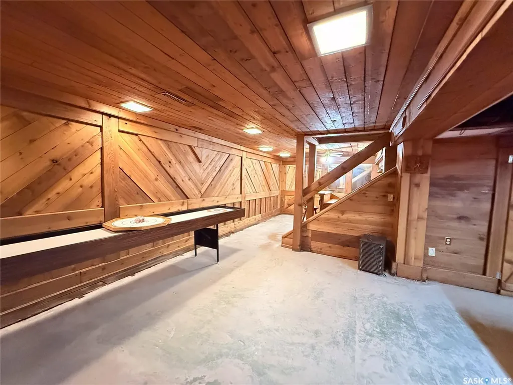 8241 Range Road Shaunavon SK S0N 2M0