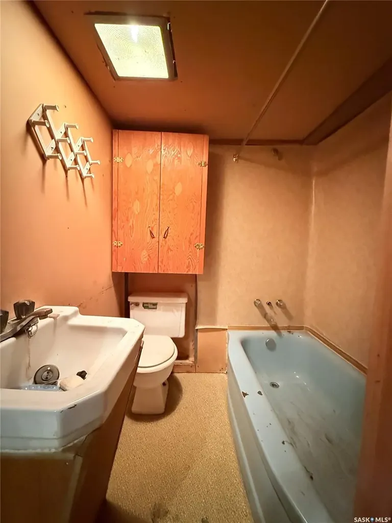 8241 Range Road Shaunavon SK S0N 2M0