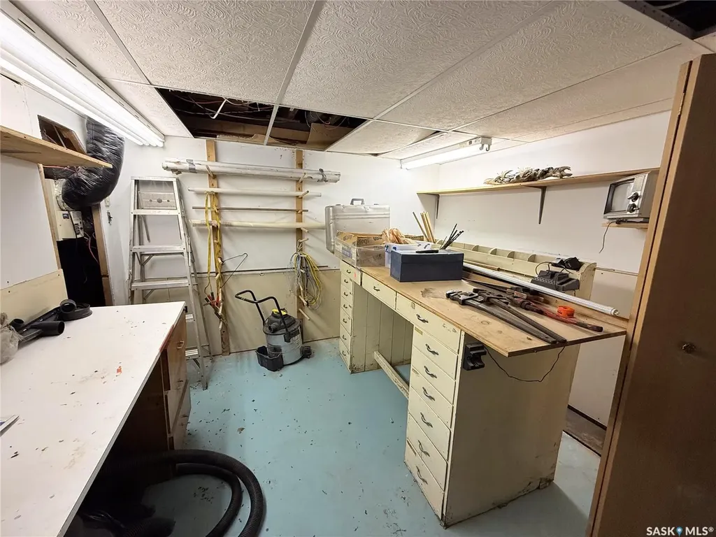 8241 Range Road Shaunavon SK S0N 2M0