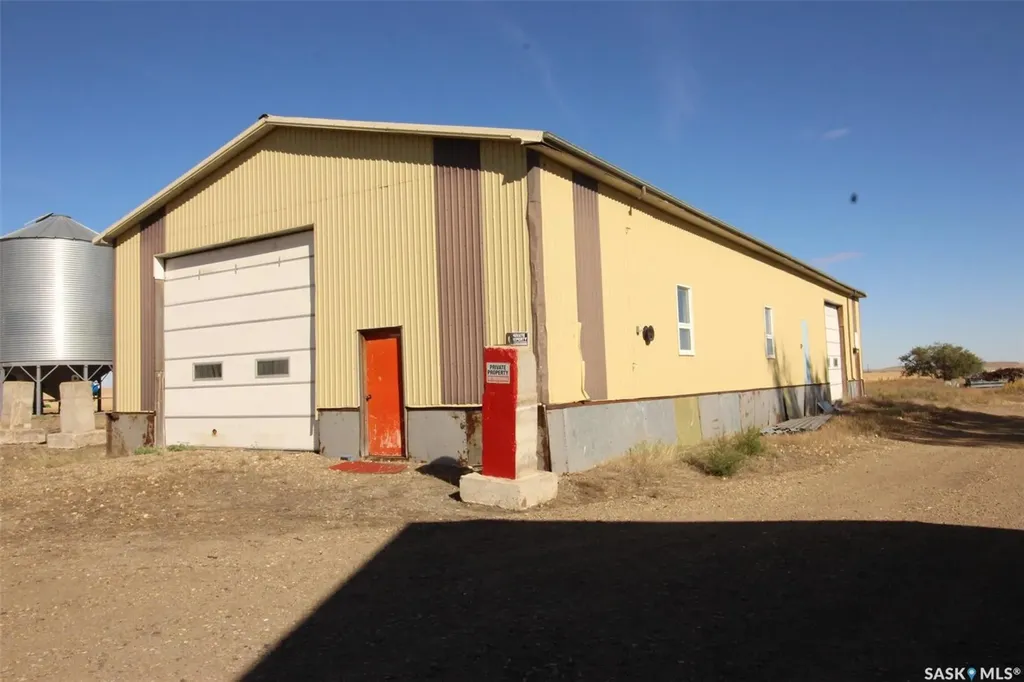 8241 Range Road Shaunavon SK S0N 2M0