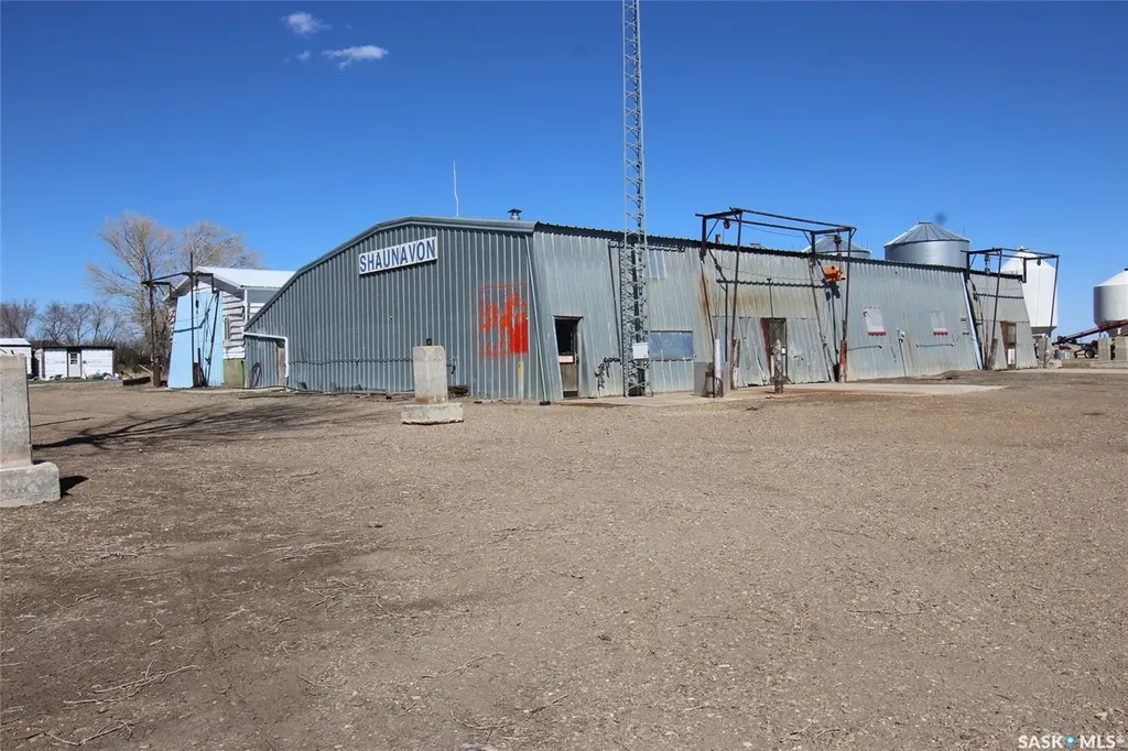 8241 Range Road Shaunavon SK S0N 2M0