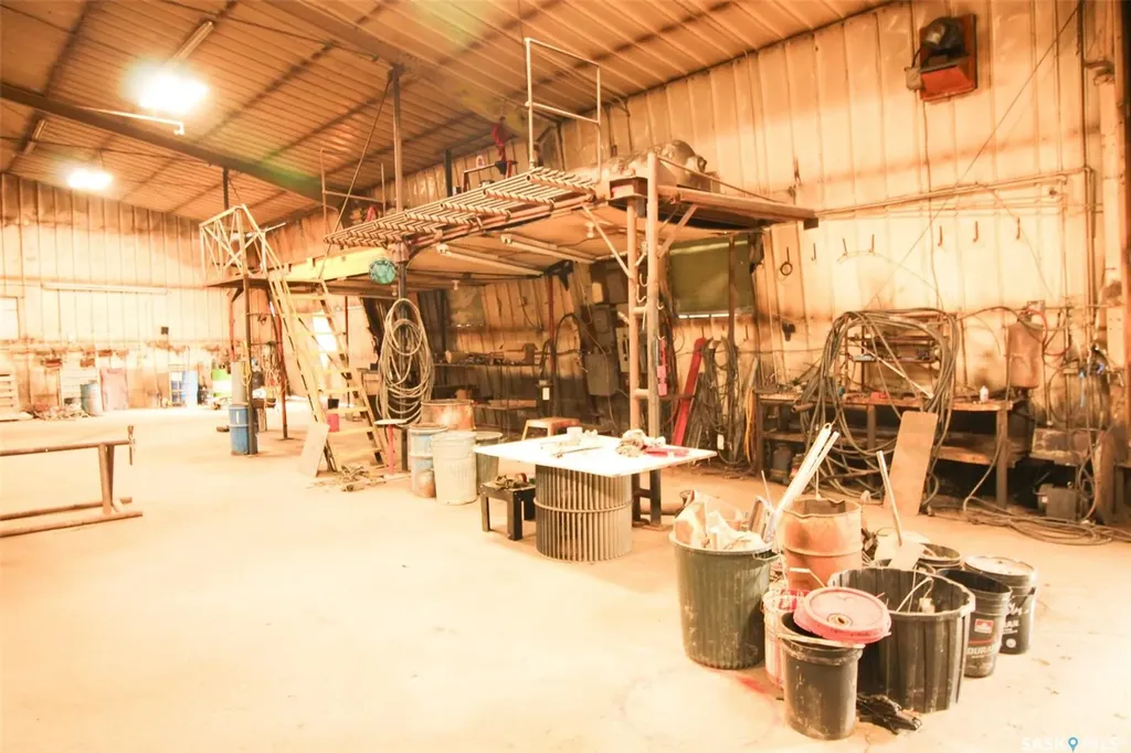 8241 Range Road Shaunavon SK S0N 2M0