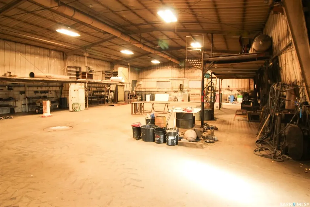 8241 Range Road Shaunavon SK S0N 2M0