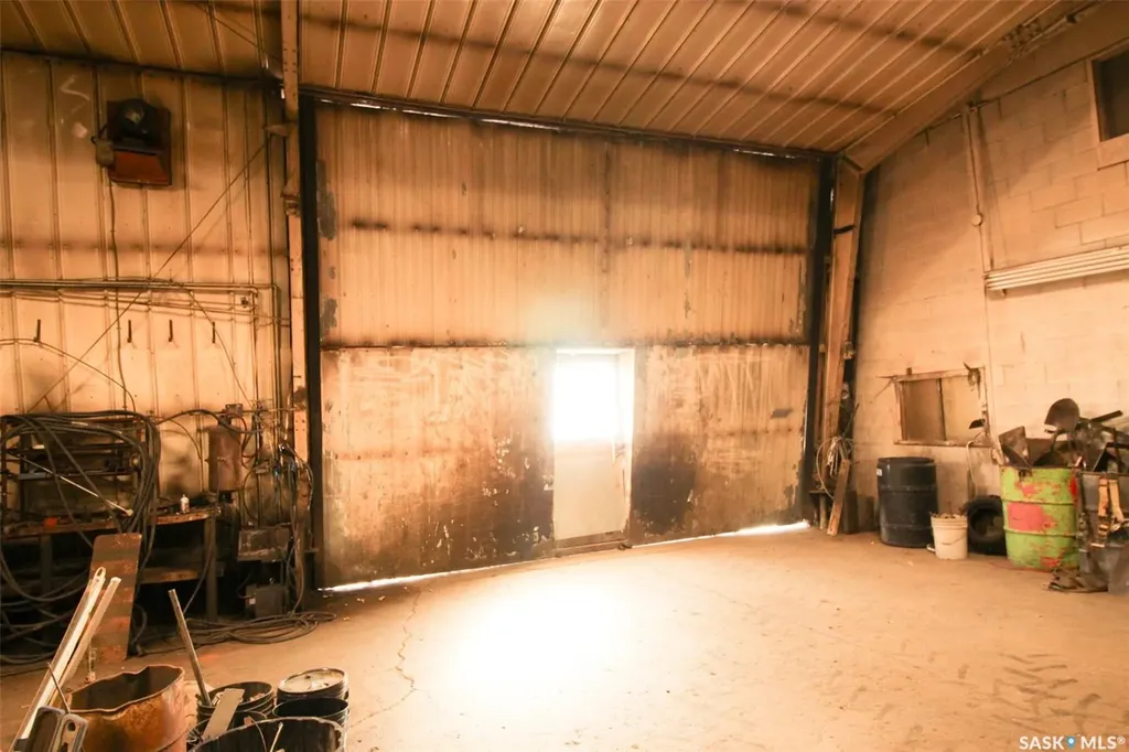 8241 Range Road Shaunavon SK S0N 2M0