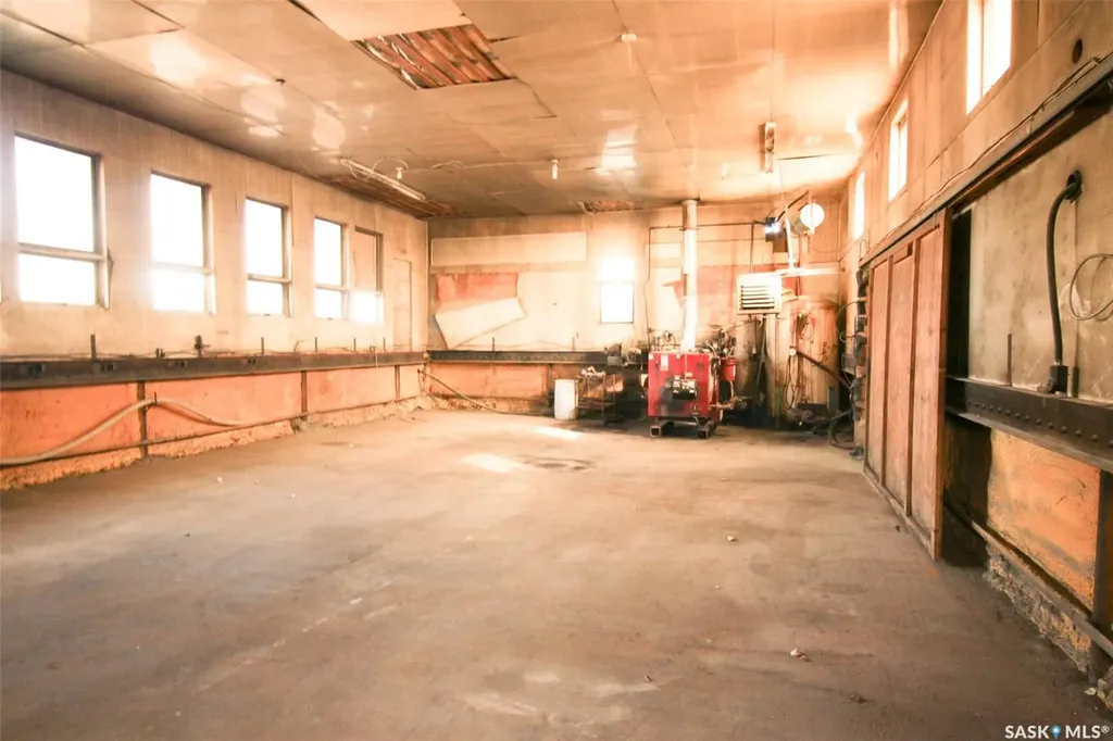8241 Range Road Shaunavon SK S0N 2M0