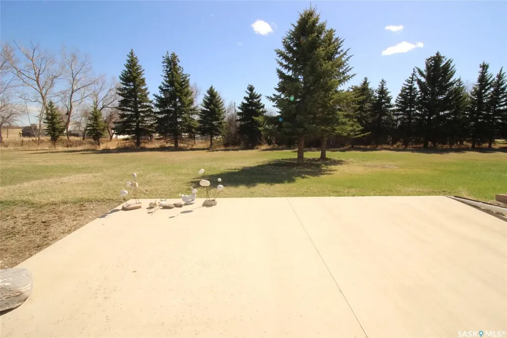 8241 Range Road Shaunavon SK S0N 2M0