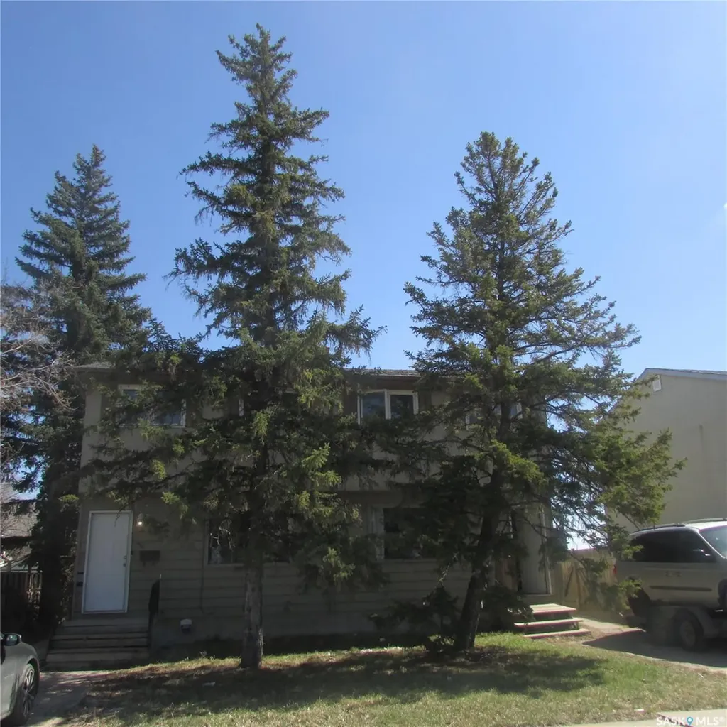 451 Mcintosh Street Regina SK S4R 4Z7