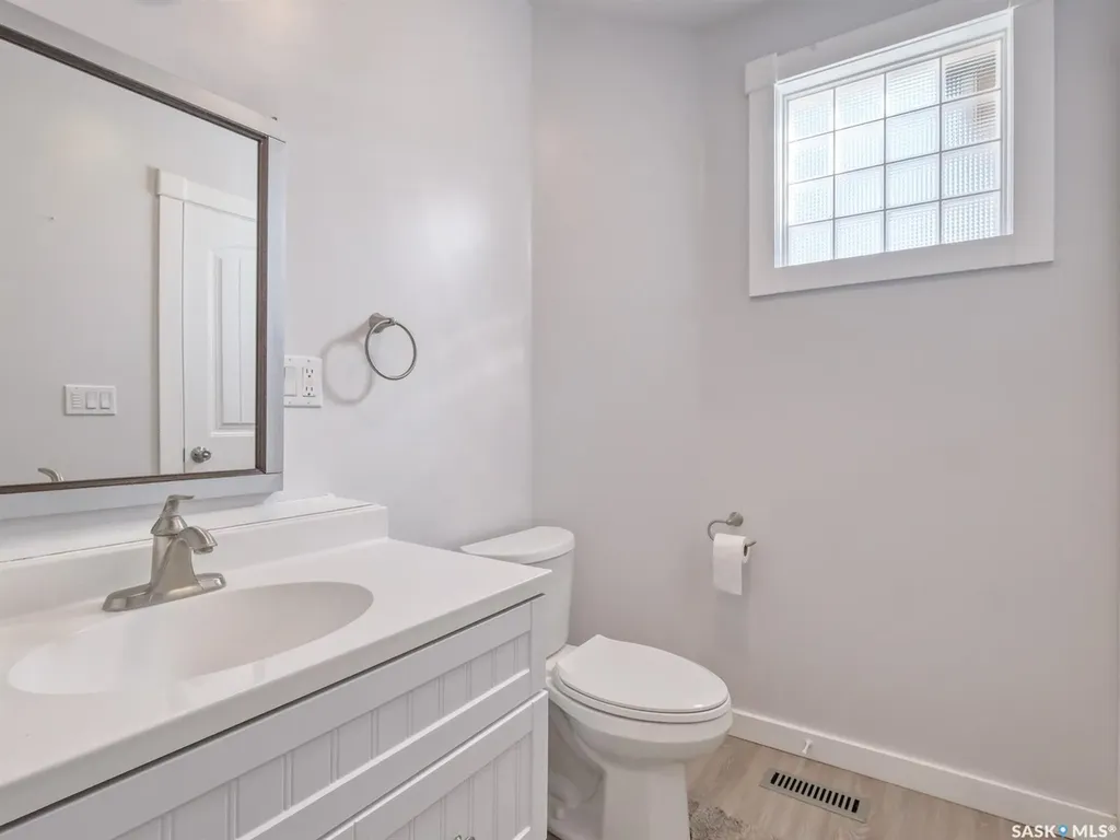 204 2nd Avenue W Biggar SK S0K 0M0