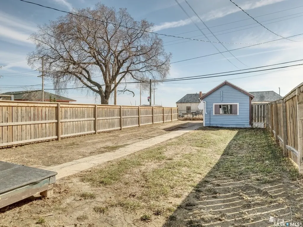 204 2nd Avenue W Biggar SK S0K 0M0