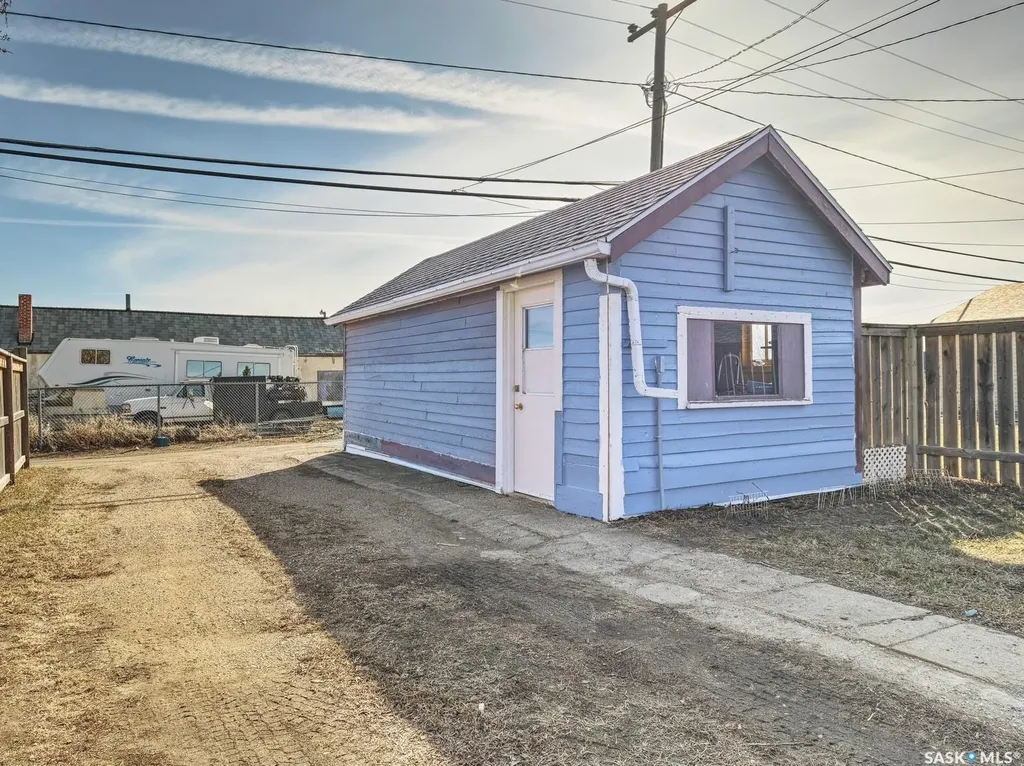 204 2nd Avenue W Biggar SK S0K 0M0