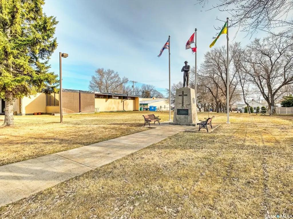 204 2nd Avenue W Biggar SK S0K 0M0