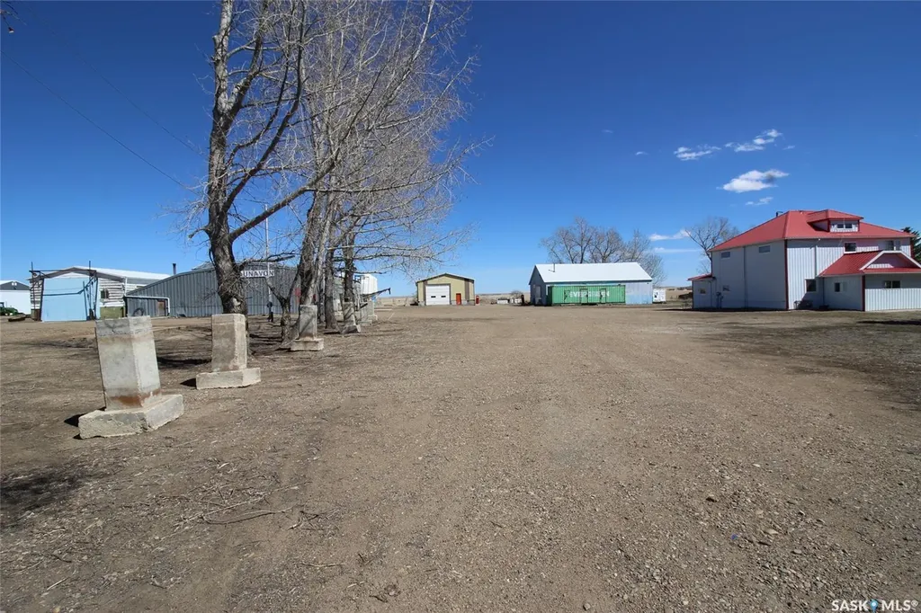 8241 Range Road Shaunavon SK S0N 2M0
