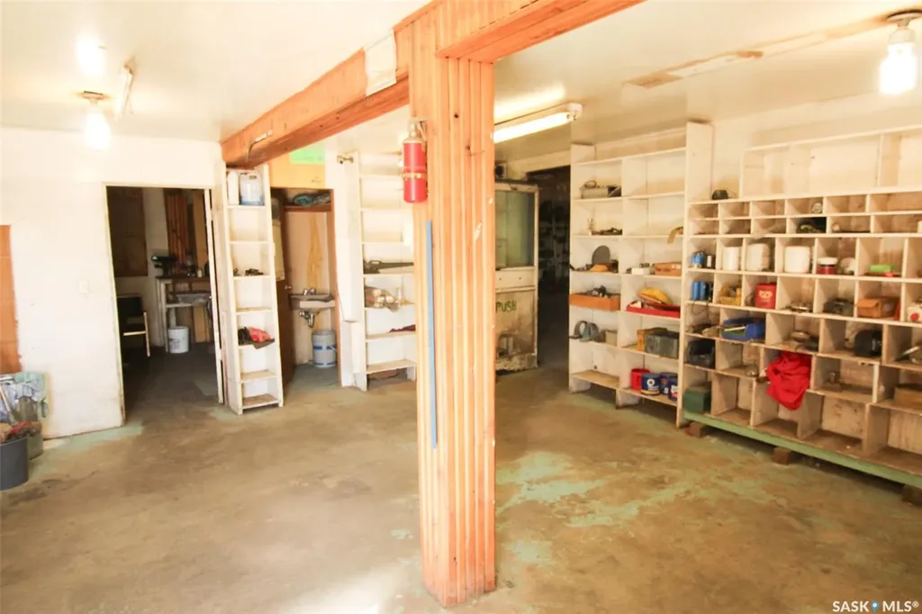 8241 Range Road Shaunavon SK S0N 2M0