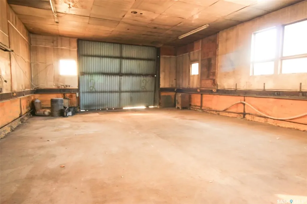 8241 Range Road Shaunavon SK S0N 2M0