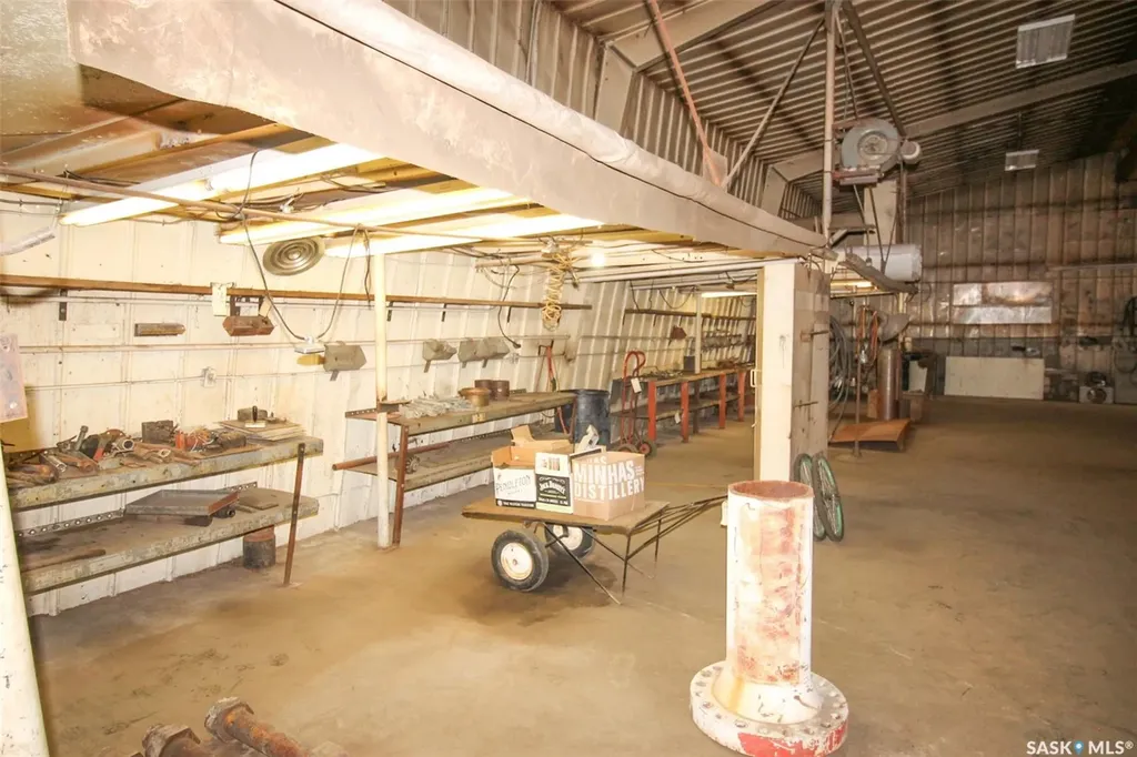 8241 Range Road Shaunavon SK S0N 2M0