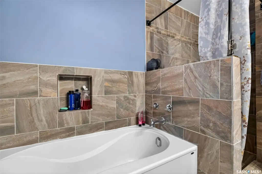 1154 Caribou Street W Moose Jaw SK S6H 2B5