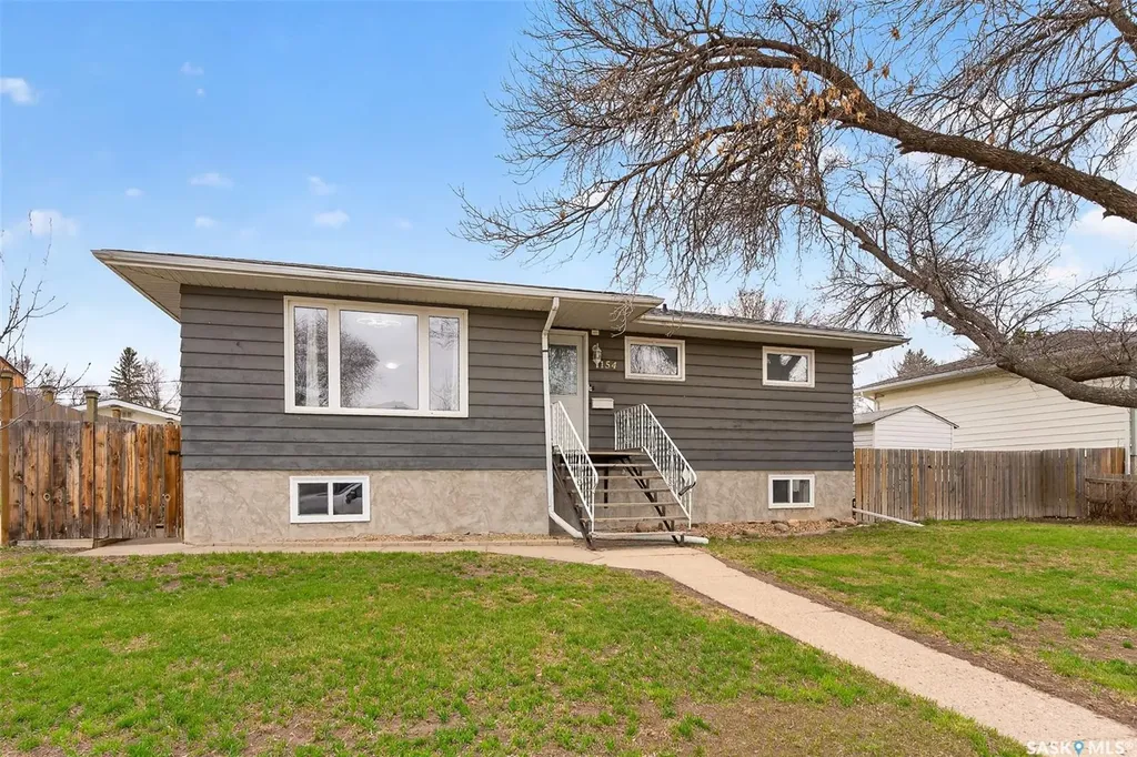 1154 Caribou Street W Moose Jaw SK S6H 2B5