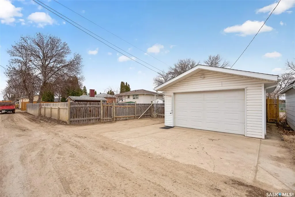 1154 Caribou Street W Moose Jaw SK S6H 2B5