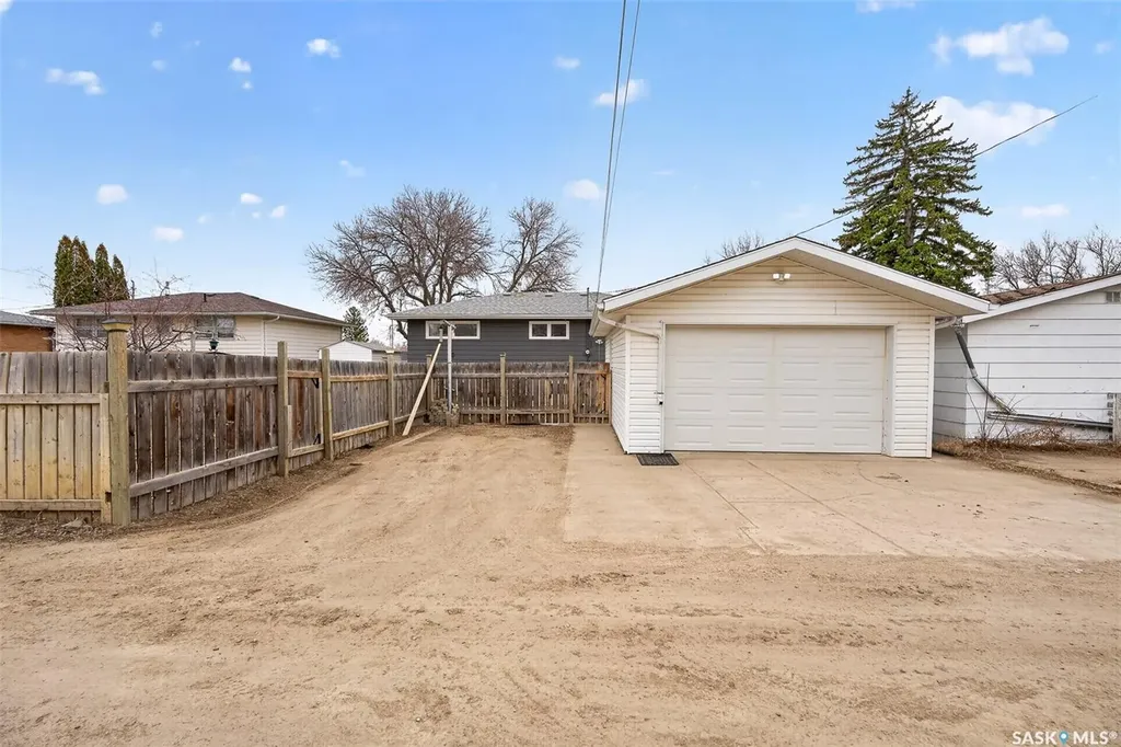 1154 Caribou Street W Moose Jaw SK S6H 2B5