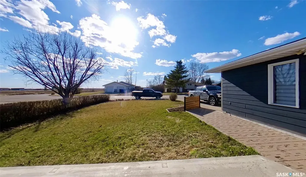355 Russell Street Stoughton SK S0G 4T0