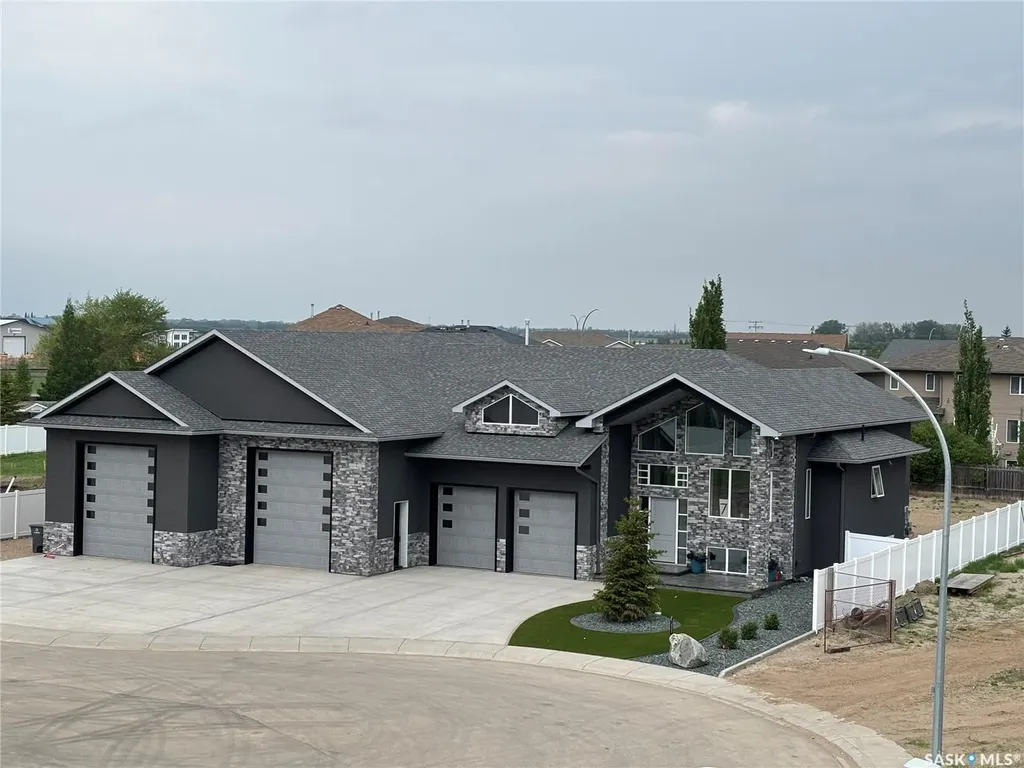 7 Loewen Court Warman SK S0K 0A1