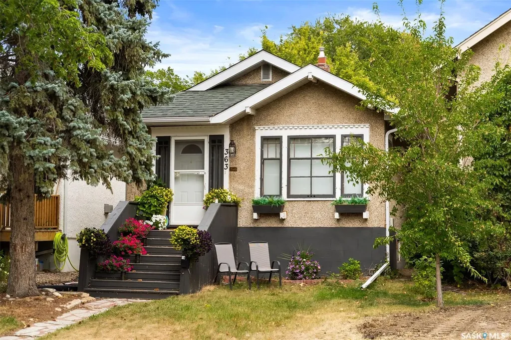 363 Leopold Crescent Regina SK S4T 6N8