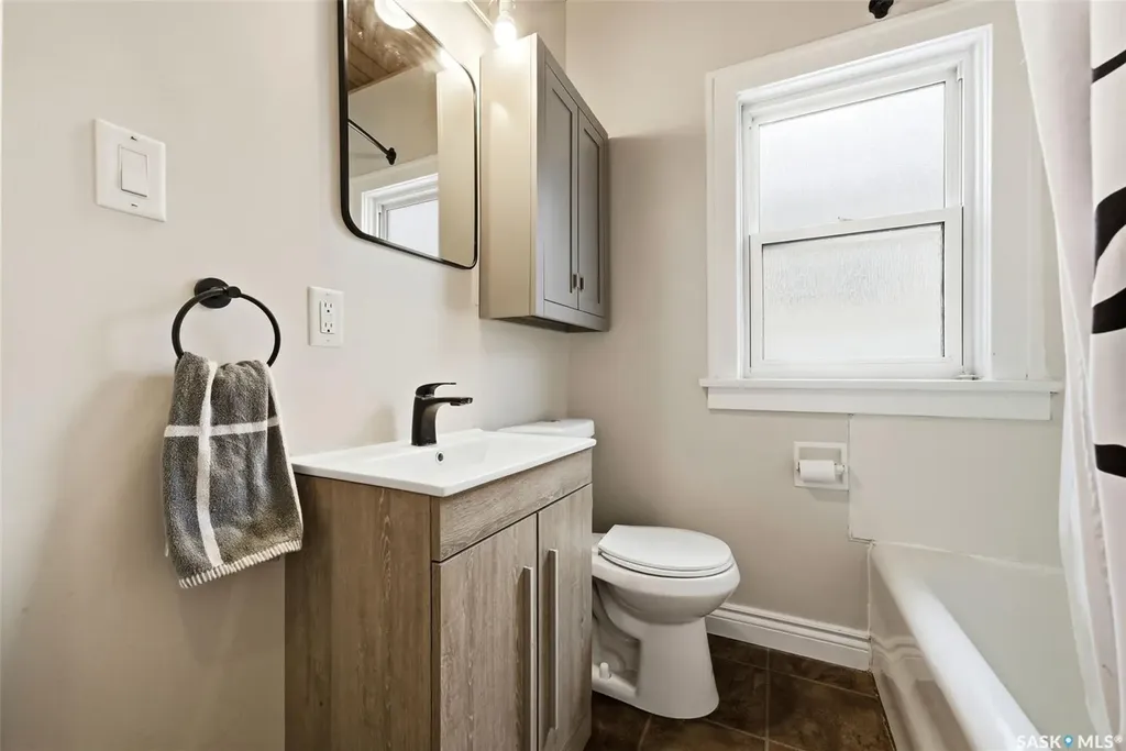 363 Leopold Crescent Regina SK S4T 6N8