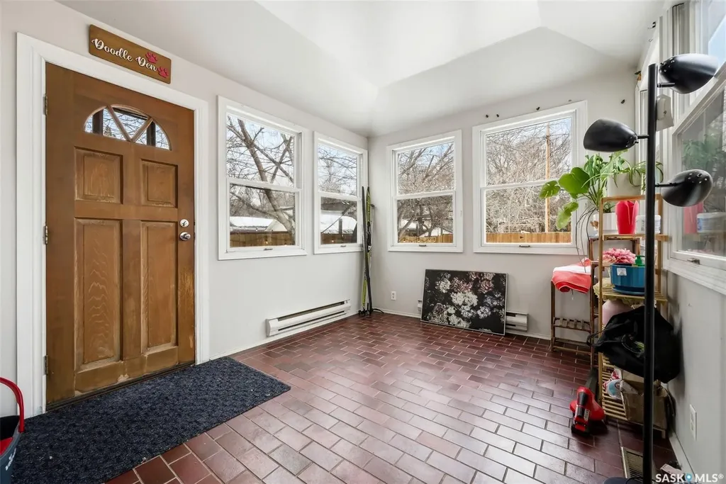 363 Leopold Crescent Regina SK S4T 6N8