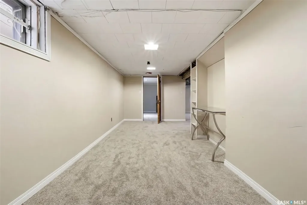 363 Leopold Crescent Regina SK S4T 6N8