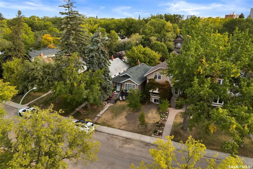 363 Leopold Crescent Regina SK S4T 6N8