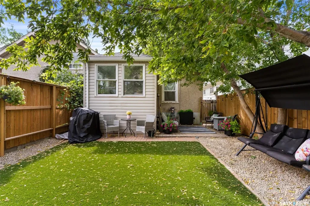 363 Leopold Crescent Regina SK S4T 6N8