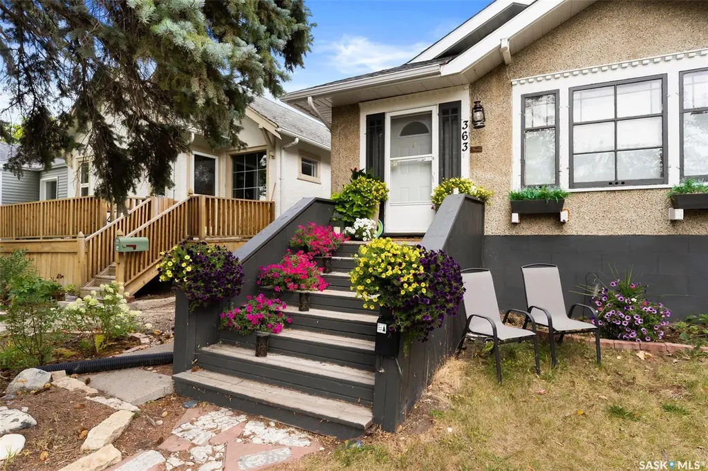 363 Leopold Crescent Regina SK S4T 6N8