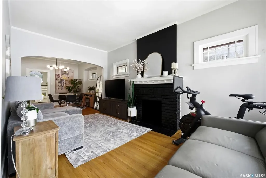 363 Leopold Crescent Regina SK S4T 6N8