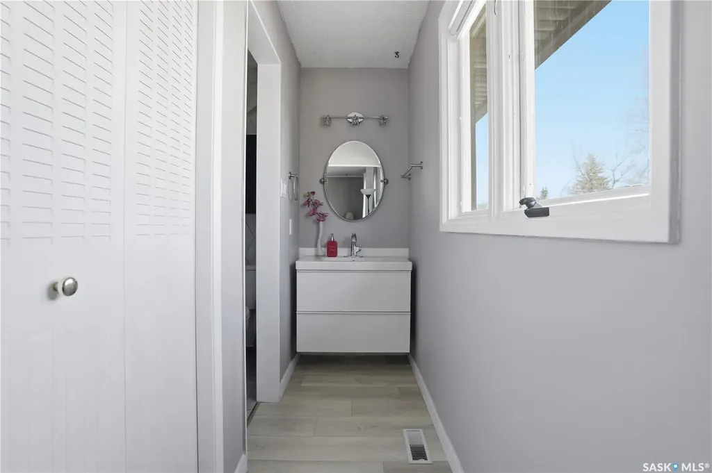 54 Schwann Place Regina SK S4V 0C3