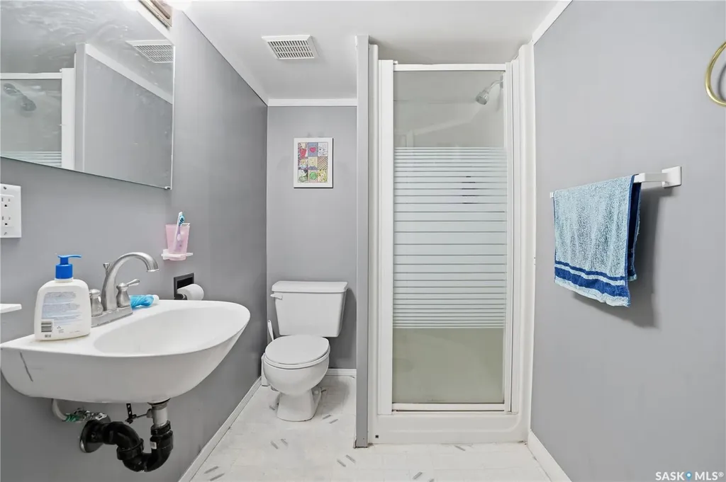 54 Schwann Place Regina SK S4V 0C3