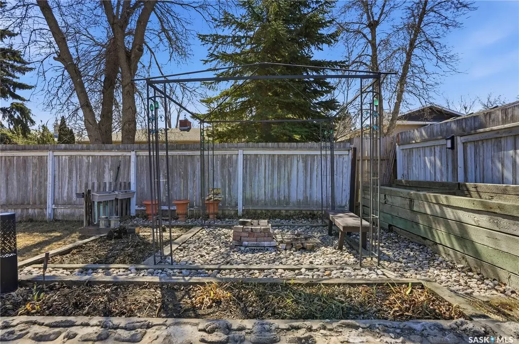 54 Schwann Place Regina SK S4V 0C3