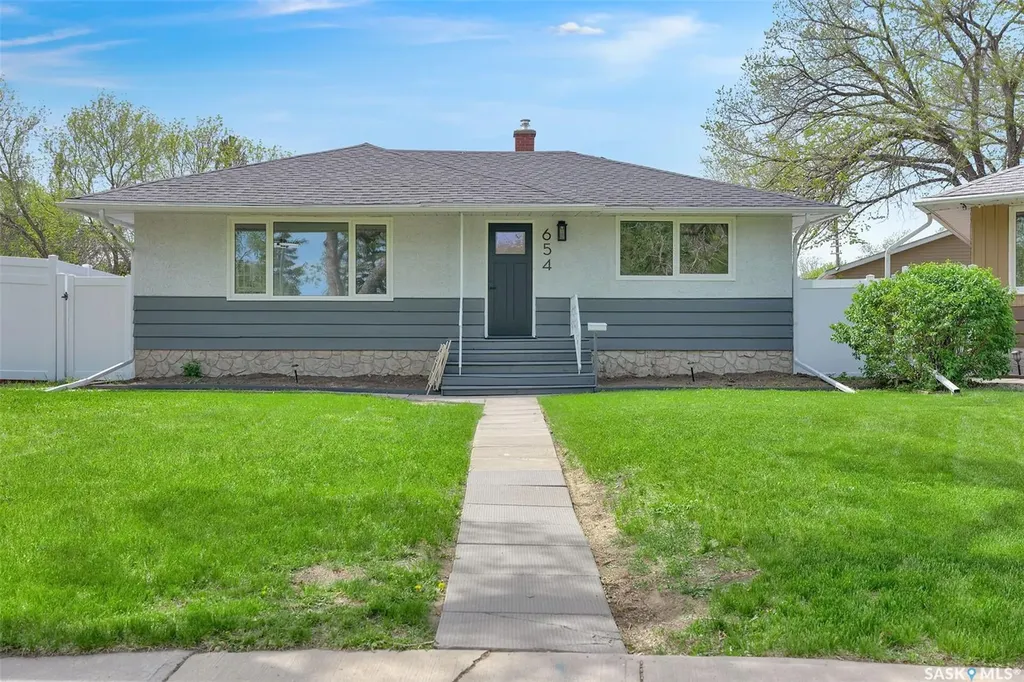 654 Aberdeen Crescent Regina SK S4T 6A9