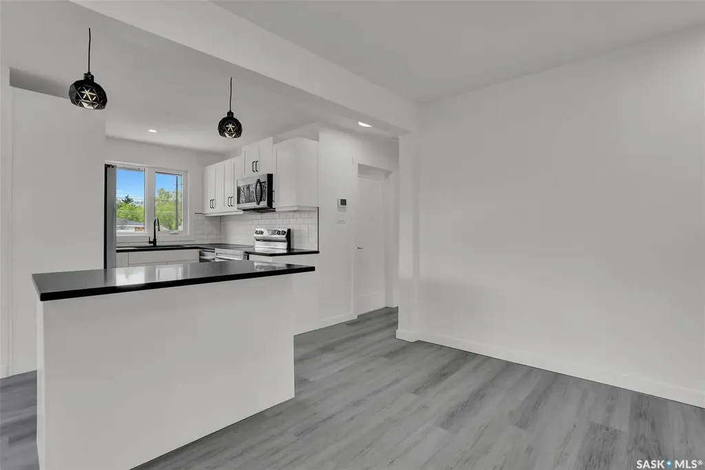 654 Aberdeen Crescent Regina SK S4T 6A9