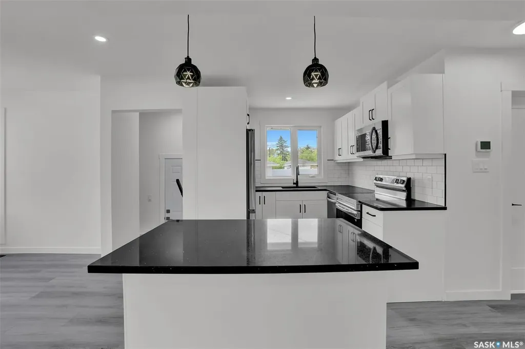 654 Aberdeen Crescent Regina SK S4T 6A9