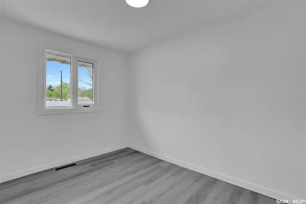 654 Aberdeen Crescent Regina SK S4T 6A9