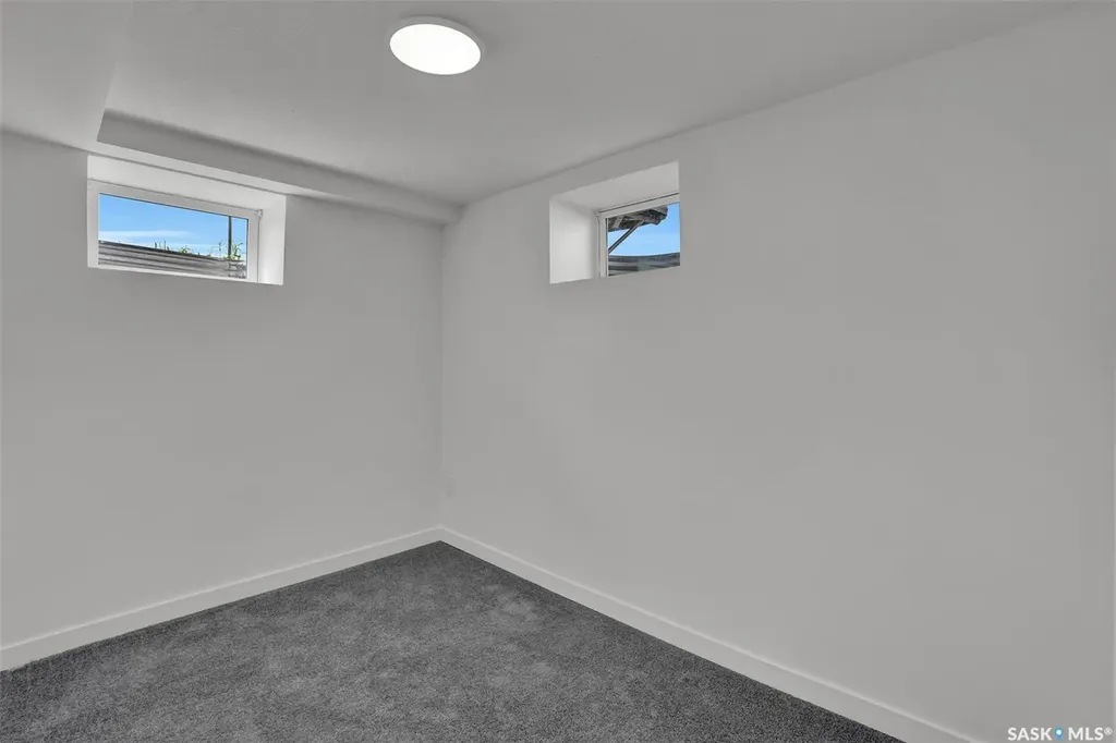 654 Aberdeen Crescent Regina SK S4T 6A9